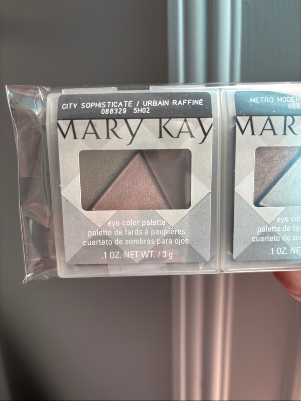 Mary Kay Eyeshadow Set #2 - Picture 3 of 4